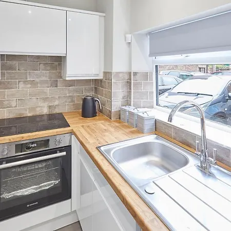 Host & - Hedley Yarm
